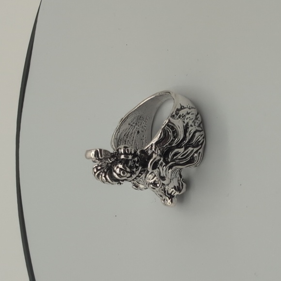 NWOT Silver Toned Lion King Head Ring with Crown Stainless Steel - Picture 5 of 12